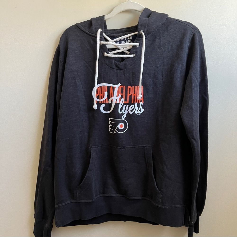 NHL Philadelphia Flyers Soft as a Grape sweatshirt hoodie Size Large